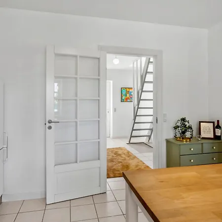 ヴィラ Bright And Cozy House Near Forest And - Space For 8 *