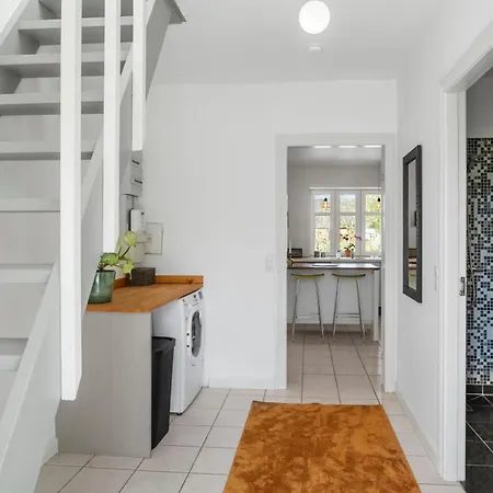 וילה Bright And Cozy House Near Forest And - Space For 8