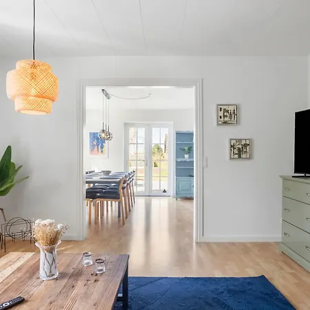 וילה Bright And Cozy House Near Forest And - Space For 8