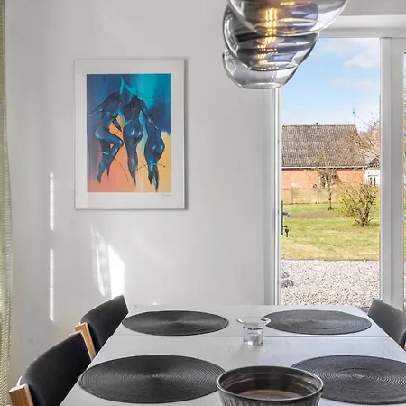 Bright And Cozy House Near Forest And - Space For 8 *